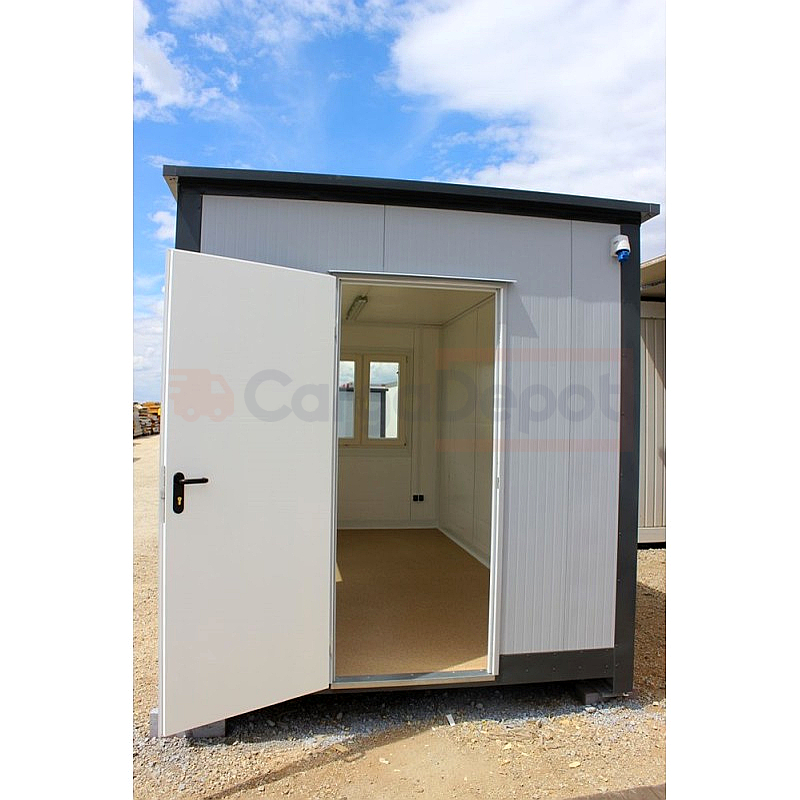 Contenedor de oficina 4,5x2,5 m con luz y carga fácil instalada - Imagen 9