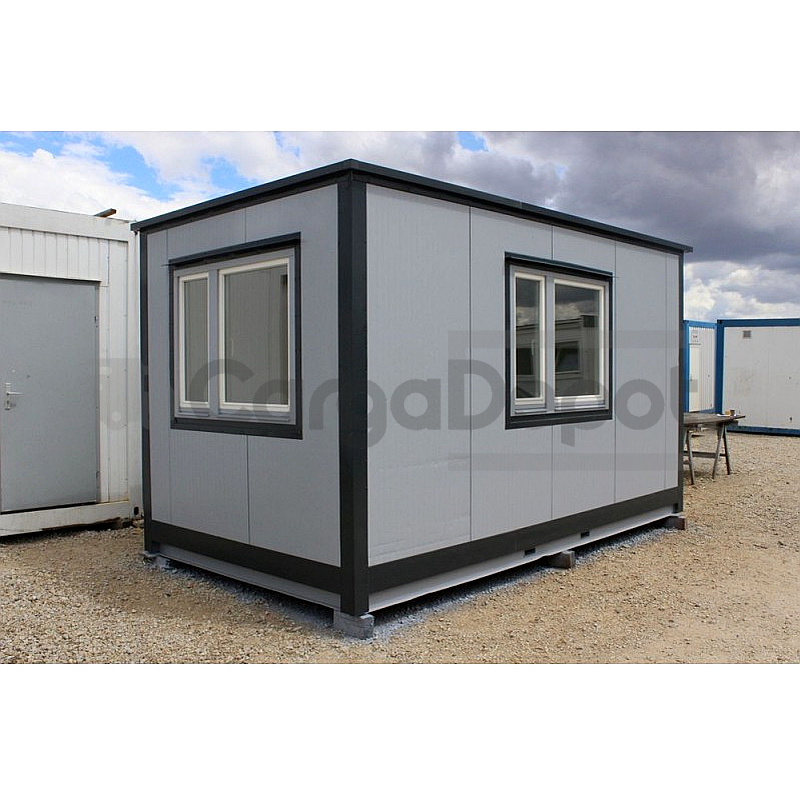 Contenedor de oficina 4,5x2,5 m con luz y carga fácil instalada