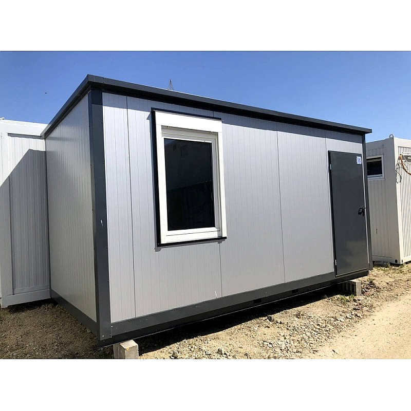 Contenedor de oficinas 4x2,5 m nuevo con puertas en pared larga