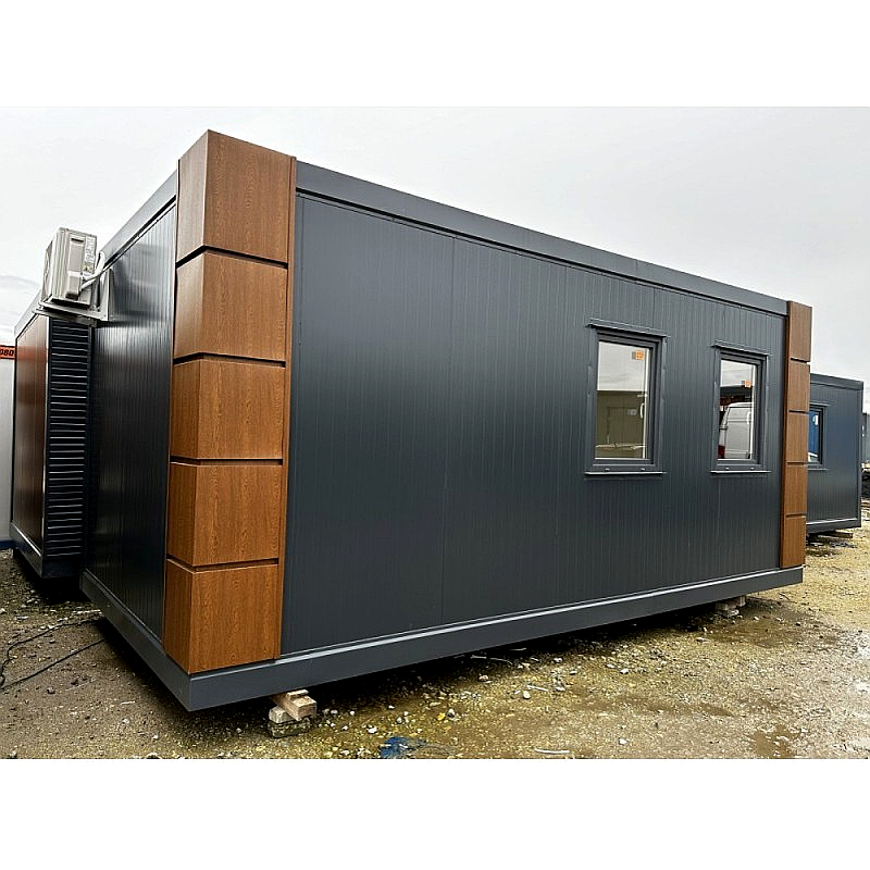 Contenedor Comercial 3x6 m con Espacio Adicional y Escaparate