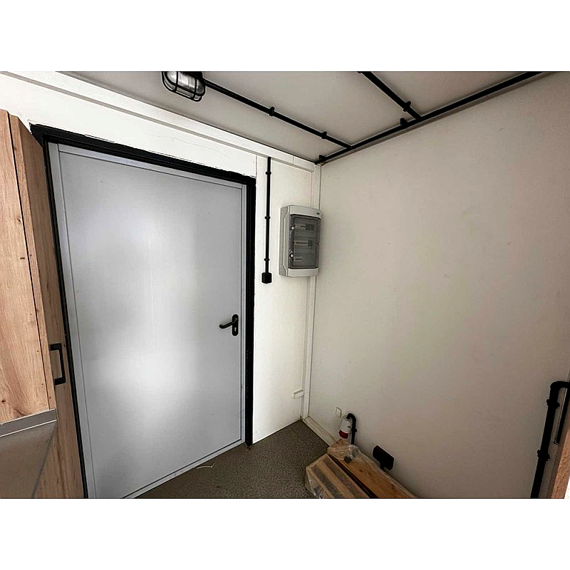 Contenedor Catering 20 HC 15 m² con paredes laterales elevables - Imagen 9